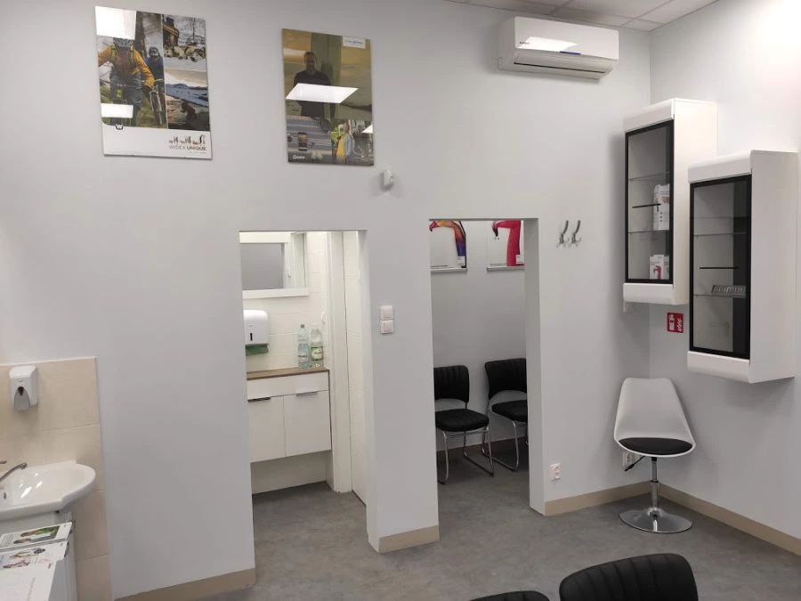 Sklep z aparatami słuchowymi mieszczący się w Warszawie na dzielnicy Wola.